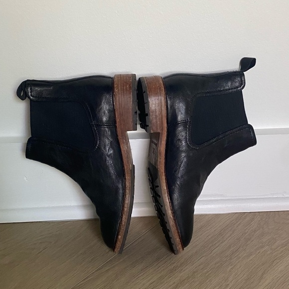 Johnston & Murphy Women's Black Leather Chelsea Pull On Quality Ankle Bo… - Picture 6 of 10